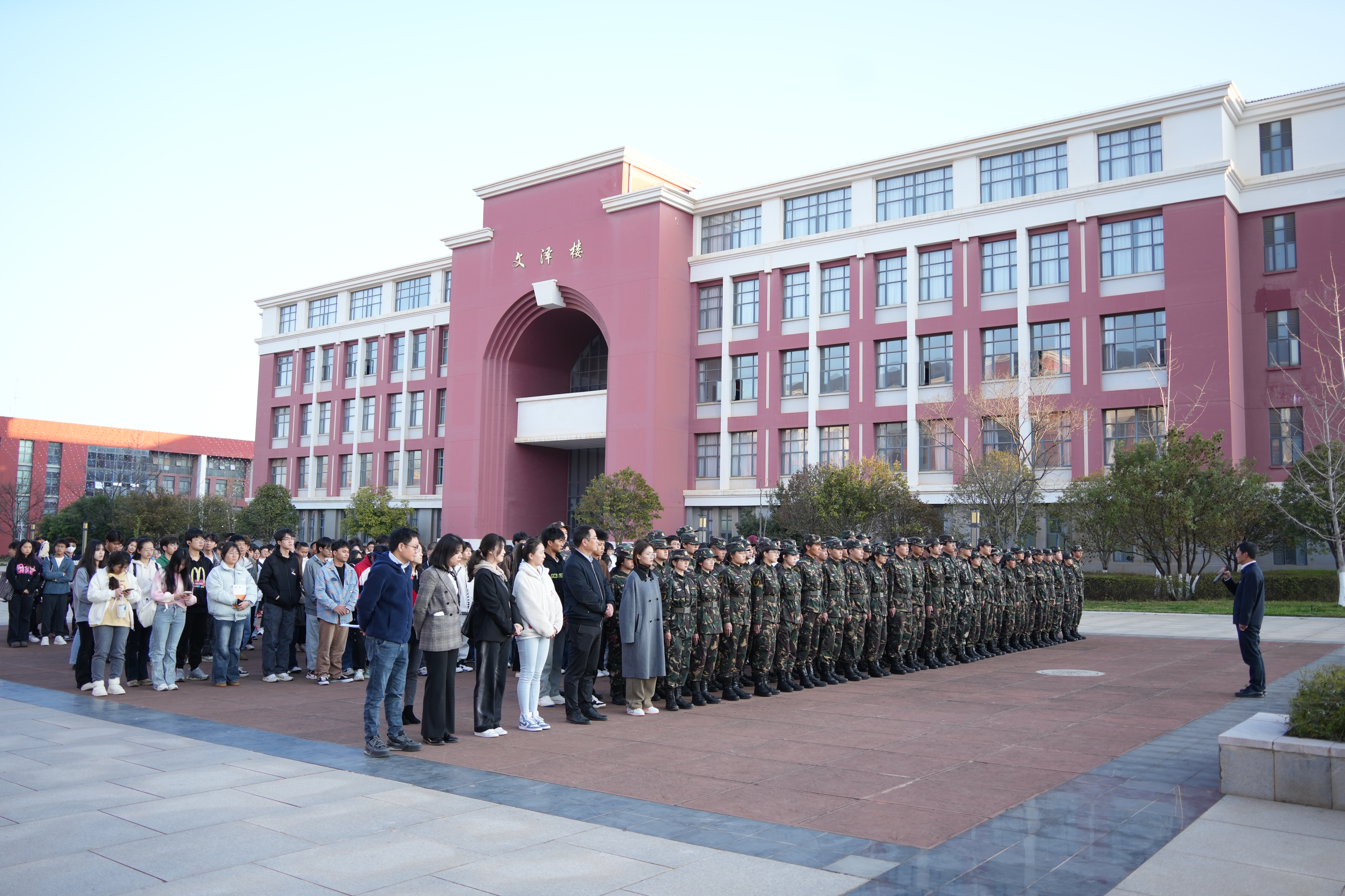 8DB3EA1B5FFEC078440AC9F8BD6C157C